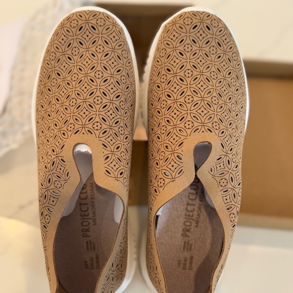 Project Cloud Womens Memory Foam loafer, slip-on, Tan Size 9 Style Orchid A NIB - Picture 1 of 6